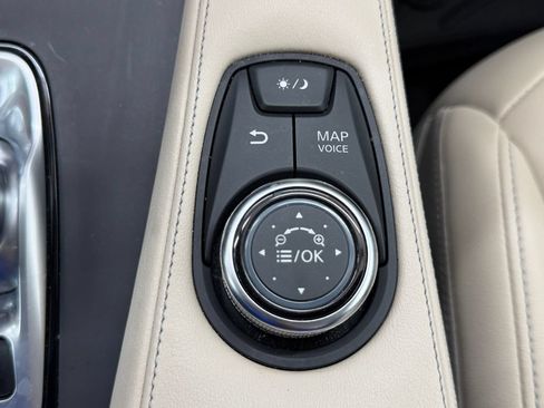 Used 2019 INFINITI QX50 Luxe w/ Navigation Package FWD image 25