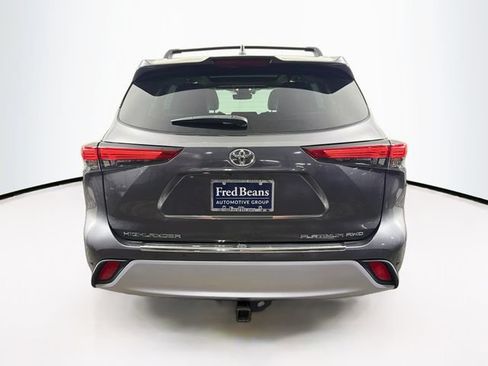 Used 2021 Toyota Highlander Platinum AWD/4WD image 7