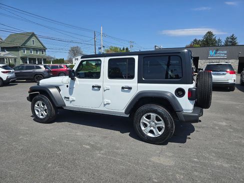 Used 2021 Jeep Wrangler Unlimited Sport w/ Dual Top Group AWD/4WD image 4