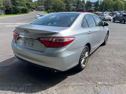 Used 2016 Toyota Camry SE FWD image 4
