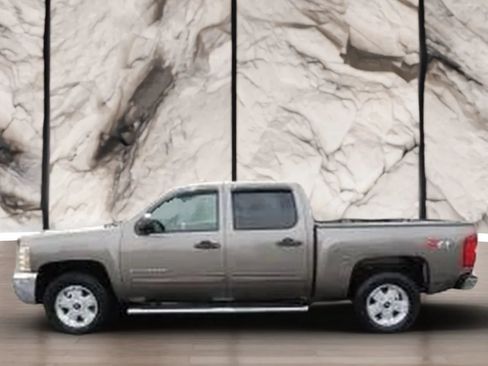 Used 2013 Chevrolet Silverado 1500 LT w/ All-Star Edition AWD/4WD image 9