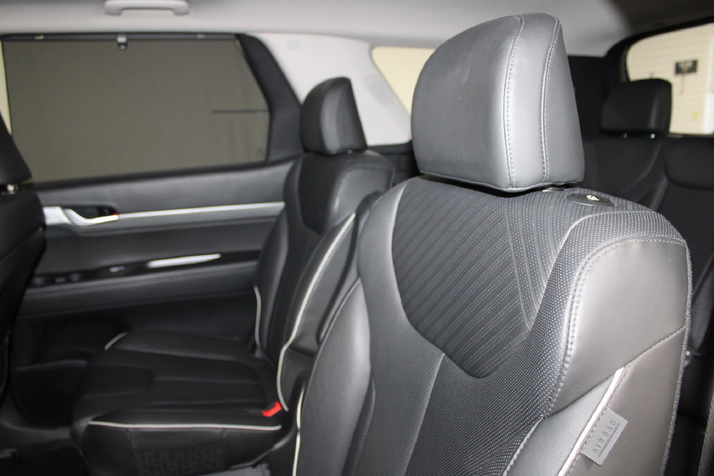 Used 2024 Hyundai Palisade SEL w/ Premium Package FWD image 17