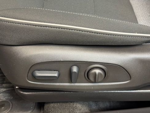 Used 2025 Chevrolet TrailBlazer LT w/ Convenience Package image 11