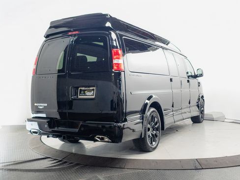 Used 2026 Chevrolet Express 2500 Extended w/ Driver Convenience Package RWD image 21