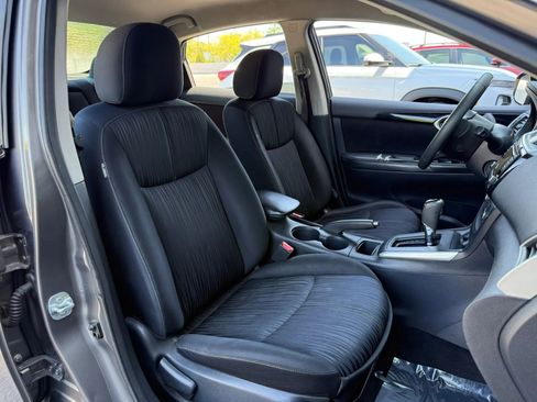 Used 2016 Nissan Sentra SV image 24