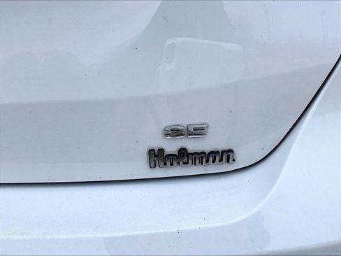 Used 2017 Ford Focus SE image 8