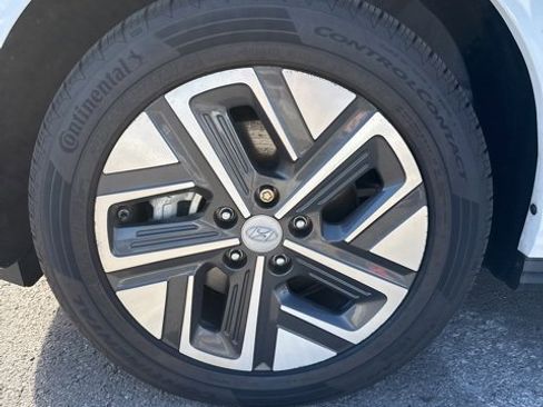 Used 2022 Hyundai Kona SEL image 9