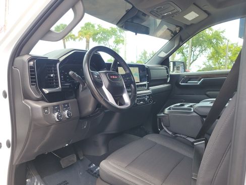 Used 2023 GMC Sierra 1500 Elevation AWD/4WD image 9