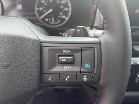 New 2026 Nissan Pathfinder SV w/ SV Premium Package FWD image 18