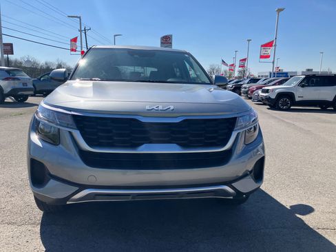 Used 2023 Kia Seltos LX image 2