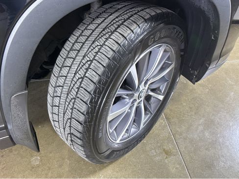 Used 2018 Toyota Highlander XLE image 14