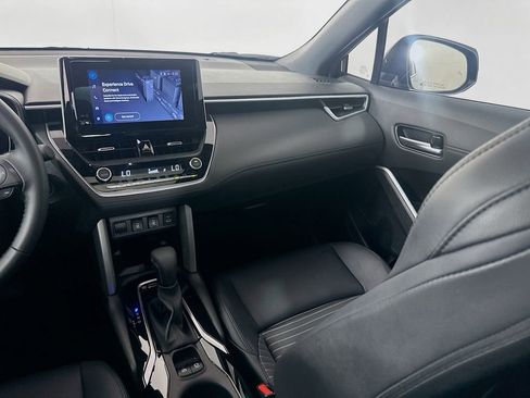 Used 2025 Toyota Corolla Cross AWD Hybrid w/ Convenience Package image 24