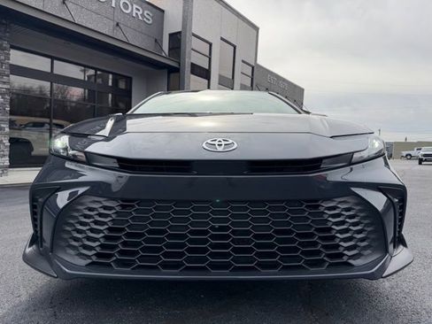 Used 2026 Toyota Camry SE image 7