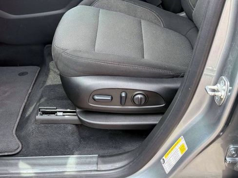 Used 2024 Chevrolet Traverse LT AWD/4WD image 18