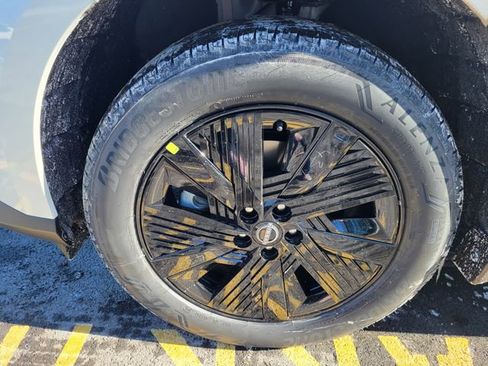 New 2025 Nissan Murano SV image 11