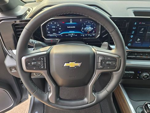 Used 2025 Chevrolet Silverado 1500 High Country w/ Technology Package AWD/4WD image 16
