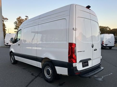 Used 2025 Mercedes-Benz Sprinter 2500 image 5