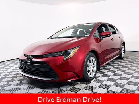 Certified 2025 Toyota Corolla LE FWD image 3