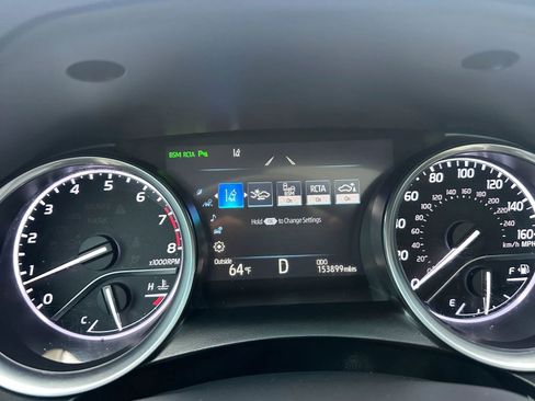 Used 2018 Toyota Camry XLE image 30