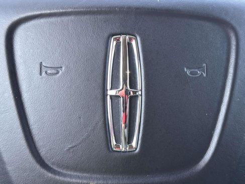 Used 2022 Lincoln Nautilus Reserve w/ Monochromatic Package image 24