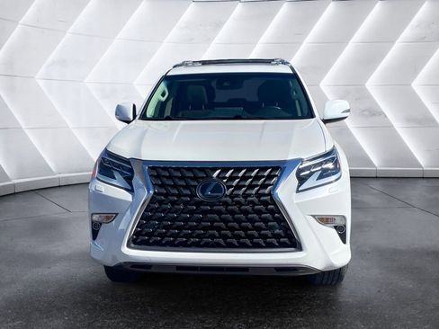 Used 2022 Lexus GX 460 Premium w/ Premium Package image 2