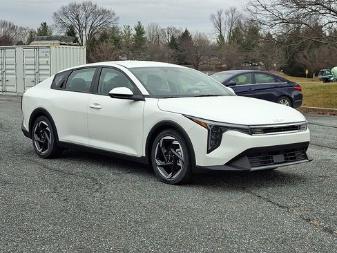 New 2025 Kia K4 EX image 2