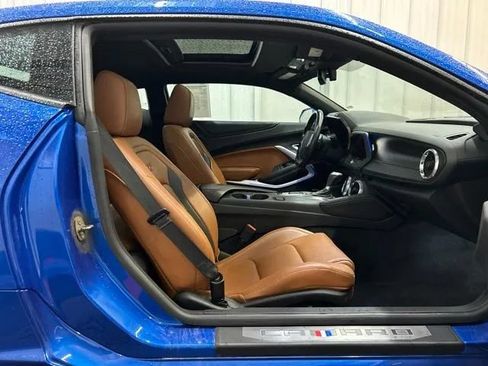 Used 2018 Chevrolet Camaro SS RWD image 18