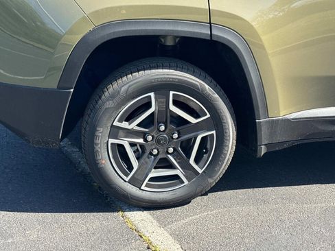 New 2026 Jeep Cherokee Laredo AWD/4WD image 38