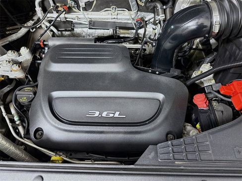 Used 2017 Chrysler Pacifica Touring Plus image 34