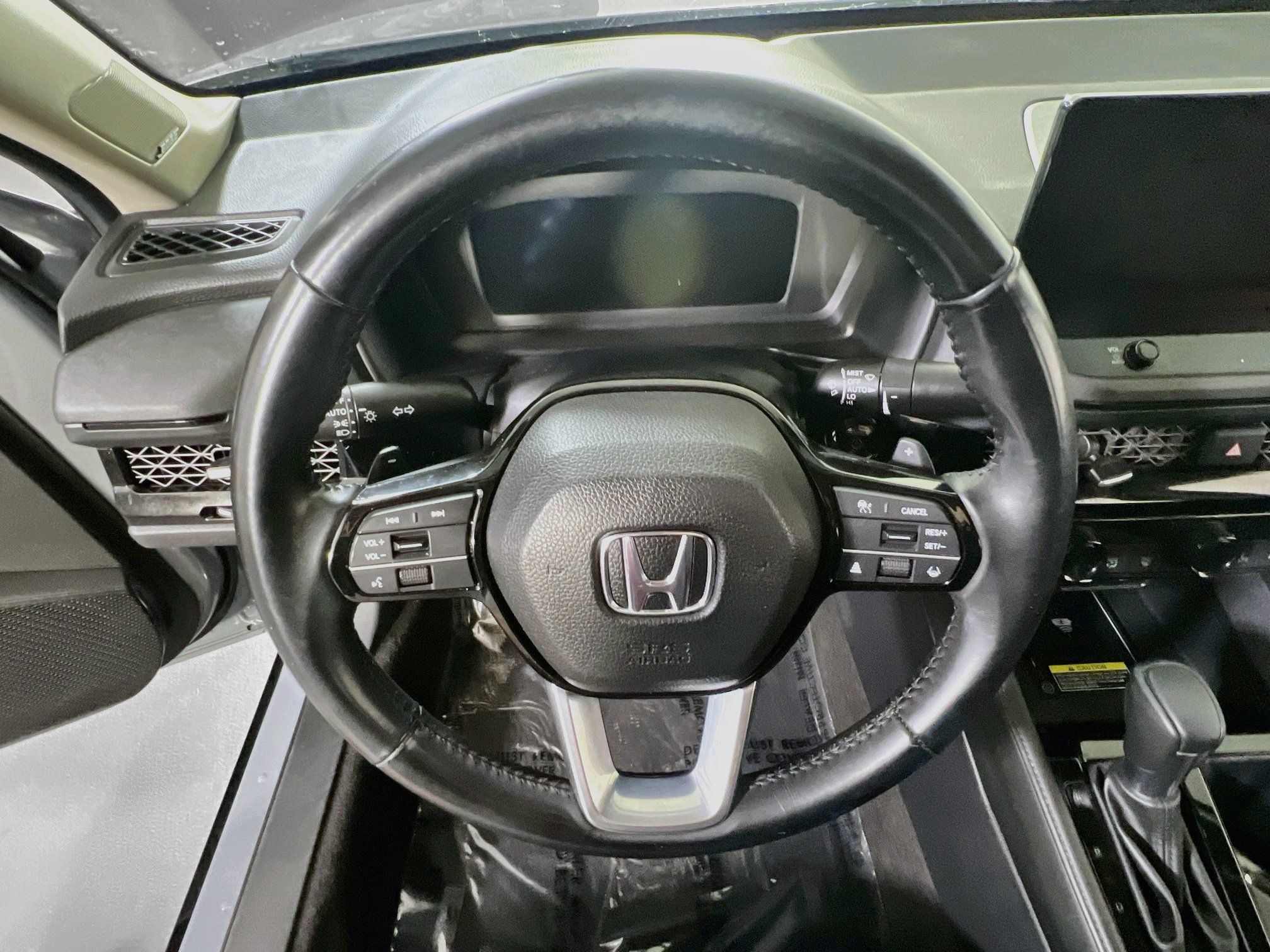 Used 2023 Honda Accord Touring image 11