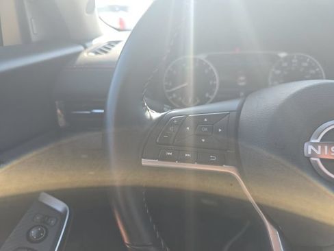 Certified 2025 Nissan Sentra SR FWD image 16