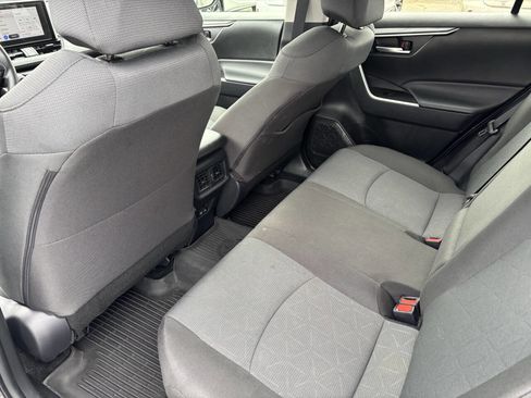 Used 2025 Toyota RAV4 XLE w/ Convenience Package image 20