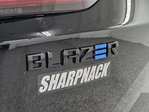 Used 2025 Chevrolet Blazer EV RS AWD/4WD image 28