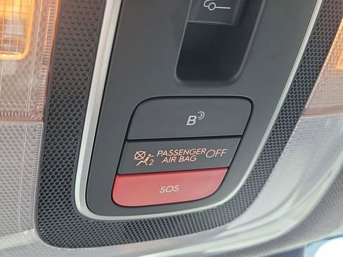 Used 2025 Hyundai Elantra SEL image 17