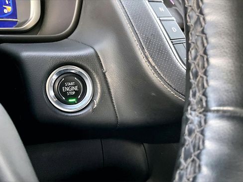 Used 2023 Chevrolet Suburban Premier image 15