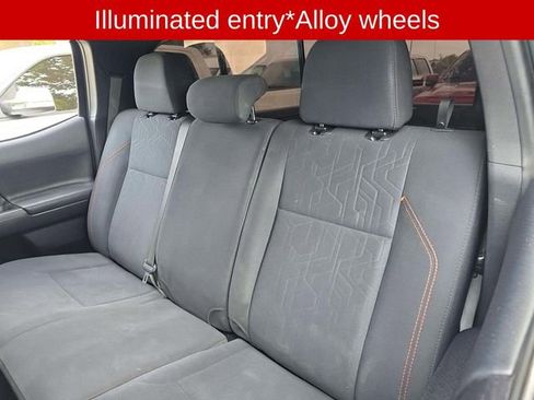 Used 2020 Toyota Tacoma TRD Off-Road image 8