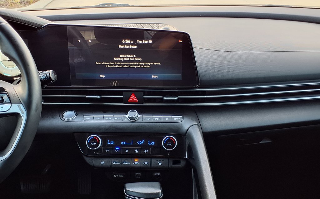 Used 2023 Hyundai Elantra SEL w/ Convenience Package FWD image 24