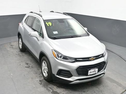Used 2019 Chevrolet Trax LT w/ LT Convenience Package image 18