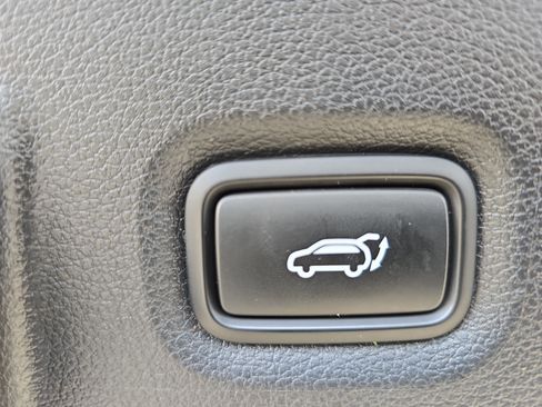 Used 2020 Hyundai Santa Fe Limited image 14