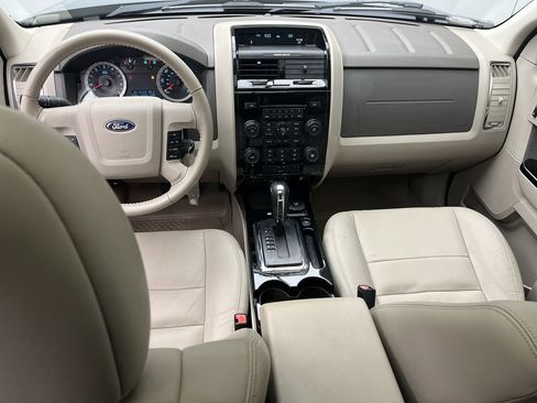 Used 2010 Ford Escape Limited image 4