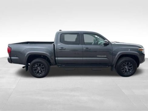 Used 2022 Toyota Tacoma SR5 w/ Technology Package RWD image 6
