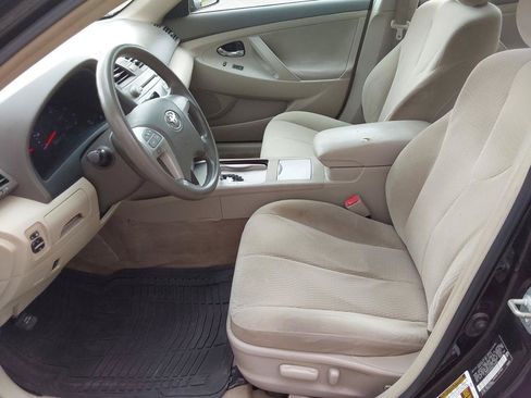 Used 2011 Toyota Camry LE w/ LE Extra-Value Pkg FWD image 16