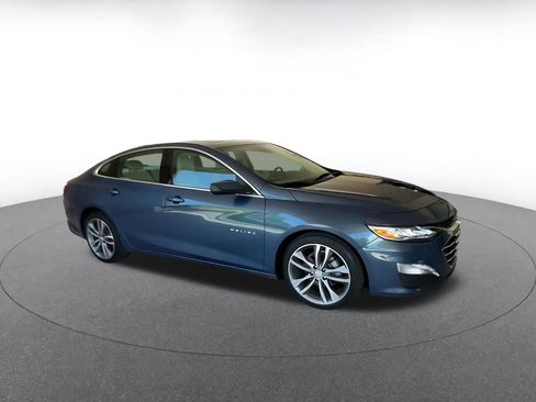 Used 2024 Chevrolet Malibu LT image 2
