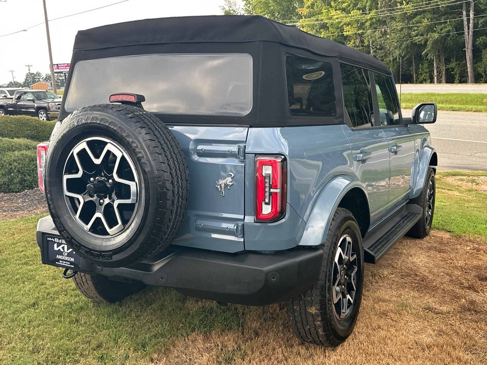 Used 2025 Ford Bronco Outer Banks AWD/4WD image 3