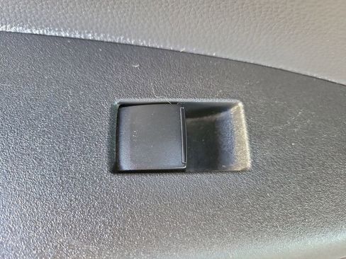 Used 2022 Toyota Corolla LE image 15