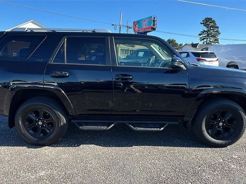 Used 2018 Toyota 4Runner SR5 w/ Wilderness Package image 4
