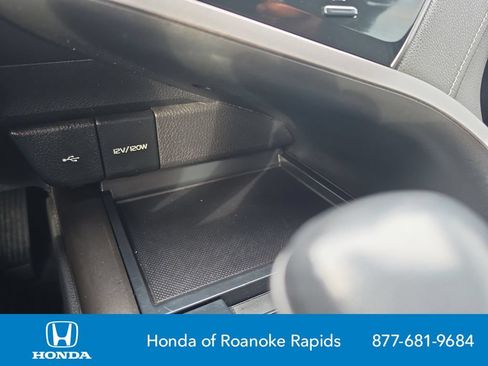 Used 2022 Toyota Camry SE FWD image 25