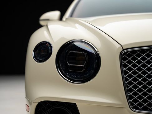 Used 2023 Bentley Continental GT Azure AWD/4WD image 9