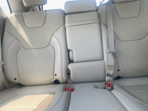 Used 2019 Jeep Cherokee Limited AWD/4WD image 15