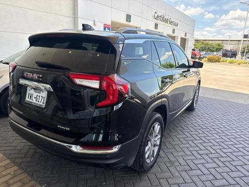 Used 2024 GMC Terrain SLT AWD/4WD image 3